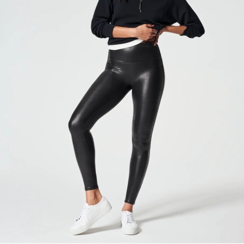 Spanx Faux Leather Leggings size M petite